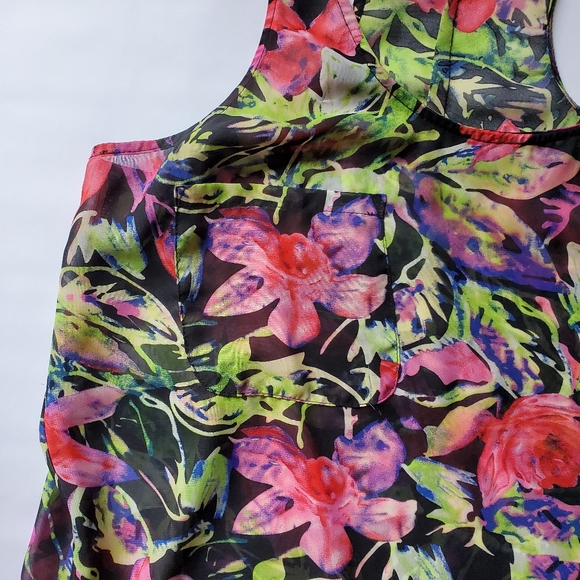 Show Me Your MuMu Floral Tank Size L - Picture 4 of 6